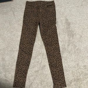 Leopard print skinny jeans